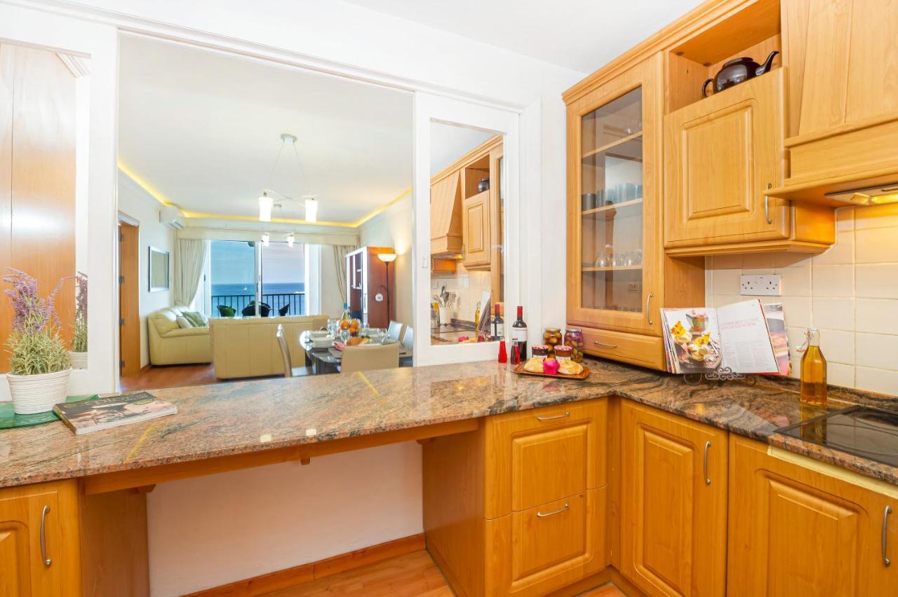 Spinola Bay Top Floor Seafront 3 Bedroom Apartment With Panoramic Sea Views - By Getawaysmalta Saint Julian's エクステリア 写真