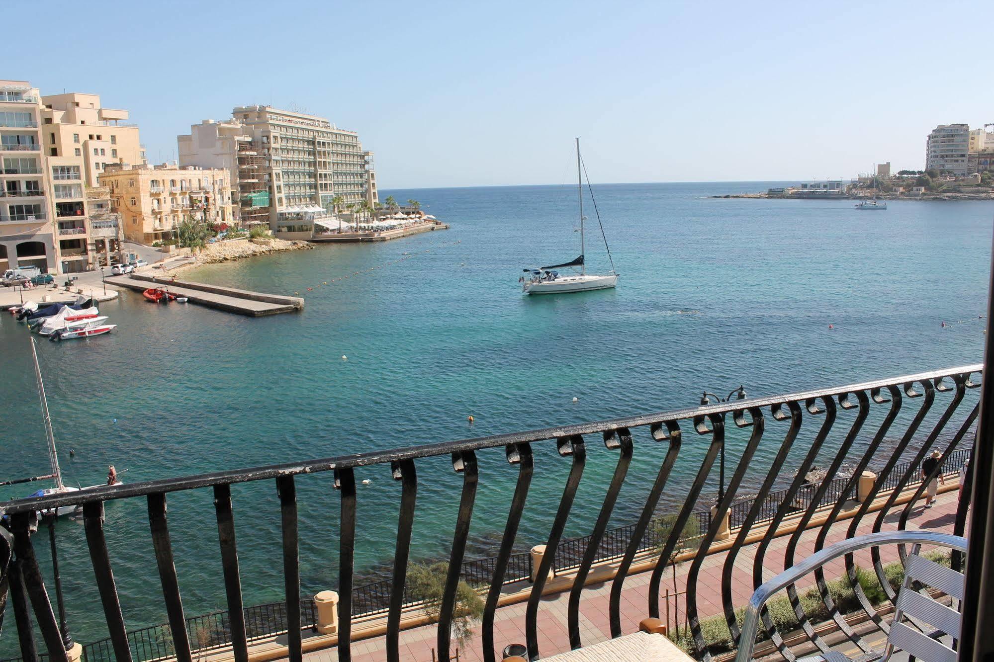 Spinola Bay Top Floor Seafront 3 Bedroom Apartment With Panoramic Sea Views - By Getawaysmalta Saint Julian's エクステリア 写真